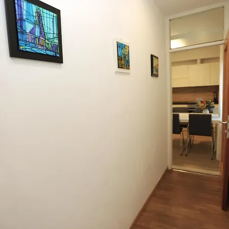 Archie Apartman